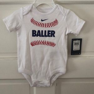 NWT Nike onesie Bodysuit 6-9 months